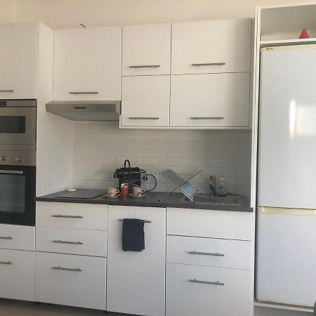 Appartement Paisible Proche Centre Ville Bron Esterno foto